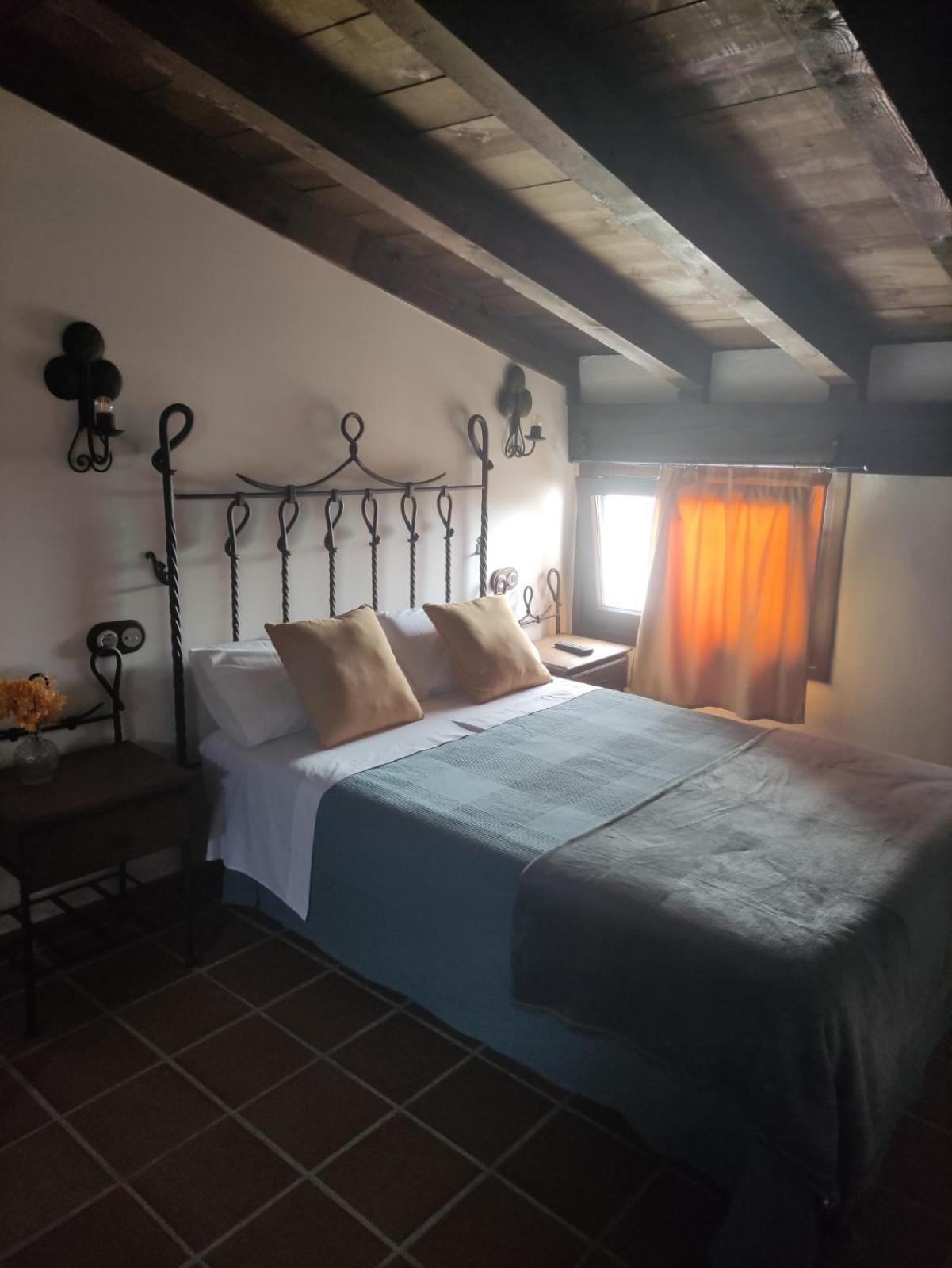 La Casa De La Abuela Amalia Apartment Arenas de San Pedro Luaran gambar